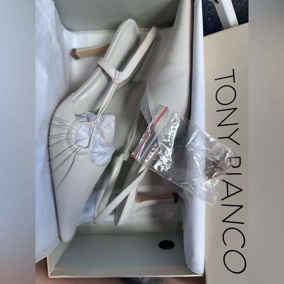 Like new Tony Bianco Sakai Slingback Pump in Dove Nappa leather pointed kitten - Picture 2 of 10